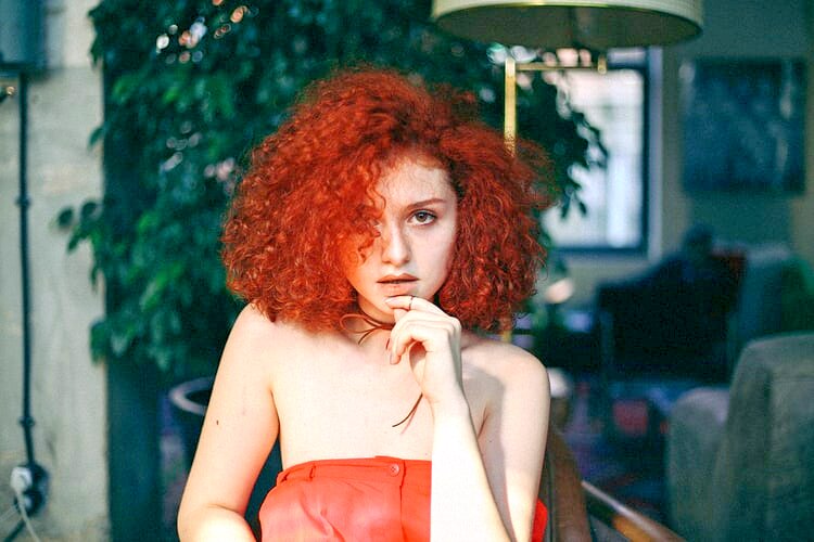 Włosy rudy czerwony kolor poglądowy